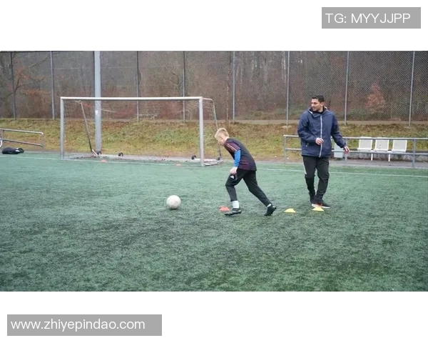 掌握足球简单过人技巧轻松突破防线提升球技的实用指南